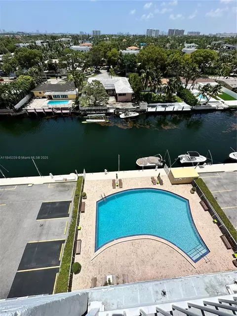 2020 NE 135th St #807, North Miami, FL 33181