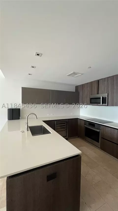 88 SW 7th St #2603, Miami, FL 33130