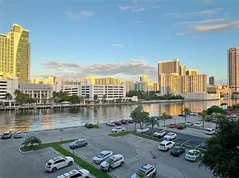 400 Leslie Dr #512, Hallandale Beach, FL 33009