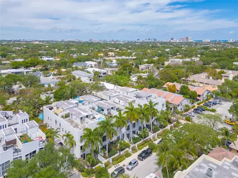 811 SE 12th Ct, Fort Lauderdale, FL 33316