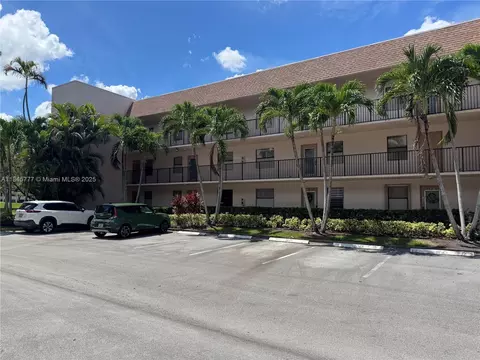 10405 Sunrise Lakes Blvd #101, Sunrise, FL 33322