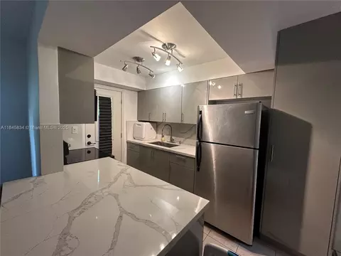 3242 Mary St #S215, Miami, FL 33133