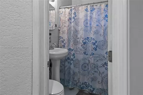 117 W 34th St, Hialeah, FL 33012 photo 13