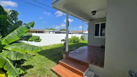 Exterior - 2441 W 10th Ave, Hialeah, FL 33010 photo 4 of 5