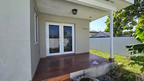 Exterior - 2441 W 10th Ave, Hialeah, FL 33010 photo 2 of 5