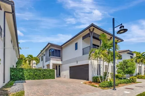 8169 NW 48th Ter, Doral, FL 33166