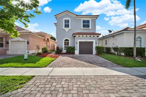 1081 NE 40th Rd, Homestead, FL 33033