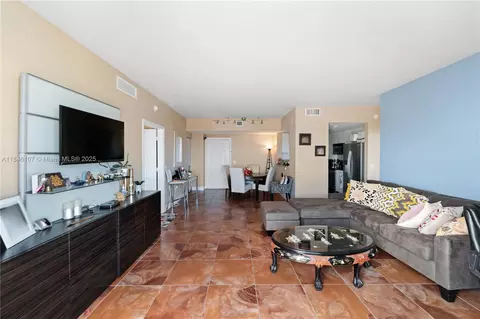 117 NW 42nd Ave #1611, Miami, FL 33126