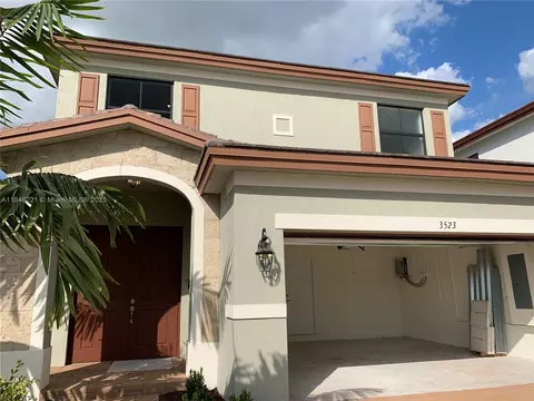 3523 W 105th Pl, Hialeah, FL 33018