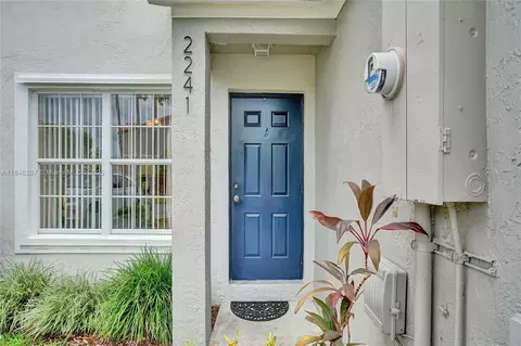 2241 SW 84th Ter, Miramar, FL 33025