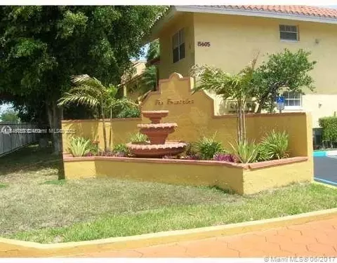 15675 SW 74th Circle Dr #14, Miami, FL 33193