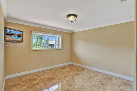 Other - 7135 N Augusta Dr, Hialeah, FL 33015 photo 5 of 18