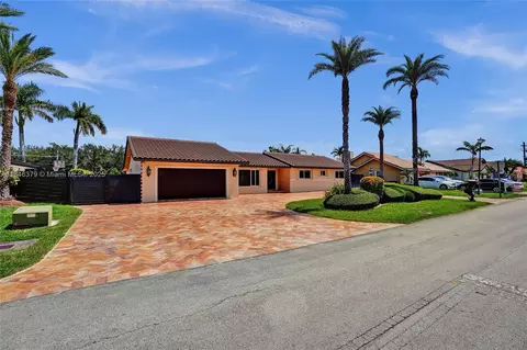Other - 7135 N Augusta Dr, Hialeah, FL 33015 photo 17 of 18