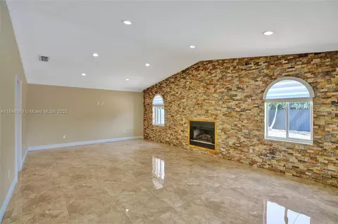 Living - 7135 N Augusta Dr, Hialeah, FL 33015 photo 4 of 11