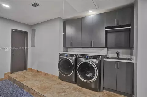 Other - 7135 N Augusta Dr, Hialeah, FL 33015 photo 9 of 18