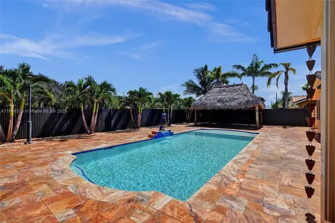 Exterior - 7135 N Augusta Dr, Hialeah, FL 33015 photo 5 of 13