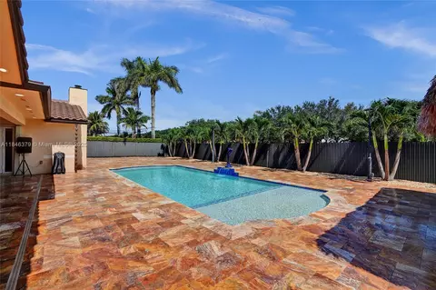 Exterior - 7135 N Augusta Dr, Hialeah, FL 33015 photo 7 of 13