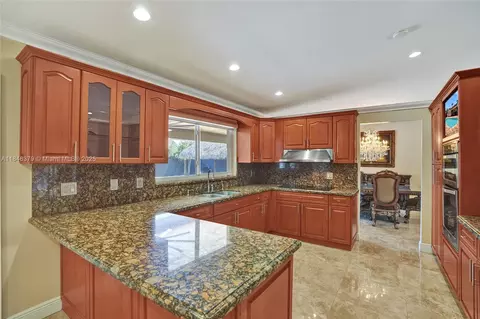 Kitchen - 7135 N Augusta Dr, Hialeah, FL 33015 photo 1 of 5
