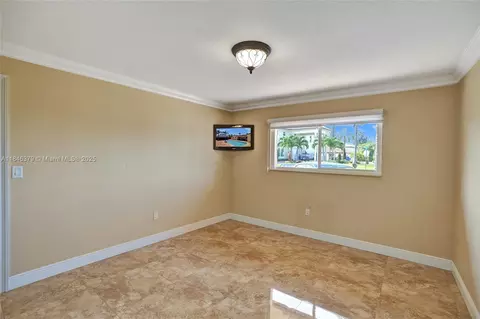 Bedroom - 7135 N Augusta Dr, Hialeah, FL 33015 photo 3 of 10