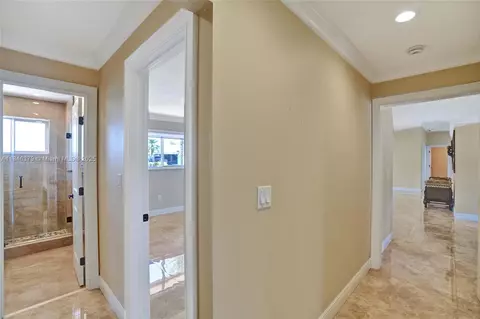Entry Way - 7135 N Augusta Dr, Hialeah, FL 33015 photo 3 of 3