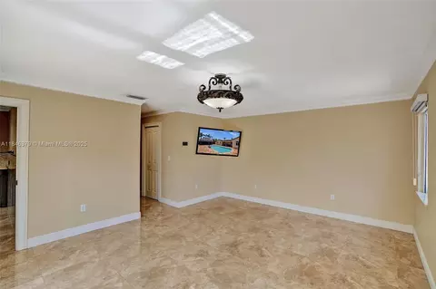 Living - 7135 N Augusta Dr, Hialeah, FL 33015 photo 9 of 11