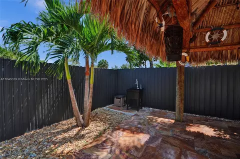 Exterior - 7135 N Augusta Dr, Hialeah, FL 33015 photo 11 of 13
