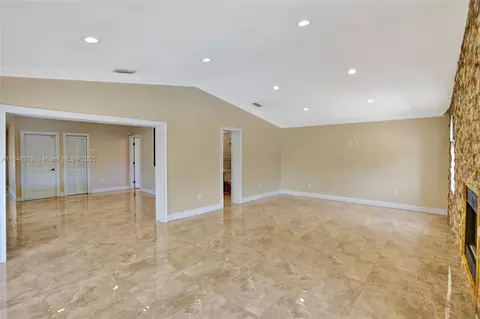 Living - 7135 N Augusta Dr, Hialeah, FL 33015 photo 7 of 11