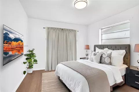 Bedroom - 420 SE 3rd St, Hialeah, FL 33010 photo 1 of 1