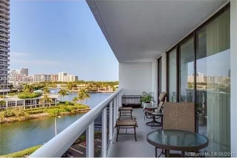20515 E Country Club Dr #1449, Aventura, FL 33180