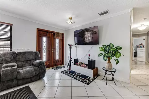 948 E 47th St, Hialeah, FL 33013 photo 5