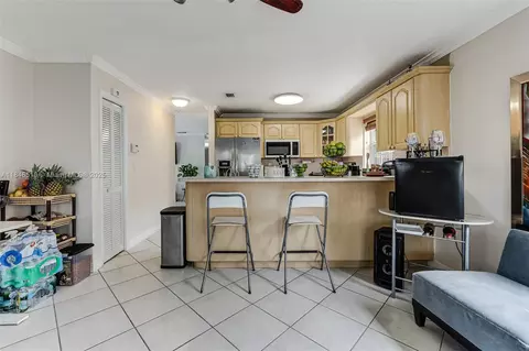 948 E 47th St, Hialeah, FL 33013 photo 8