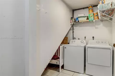 948 E 47th St, Hialeah, FL 33013 photo 15