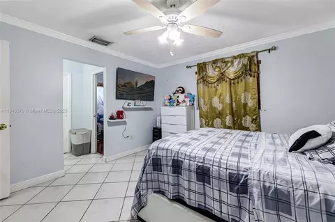 948 E 47th St, Hialeah, FL 33013 photo 20