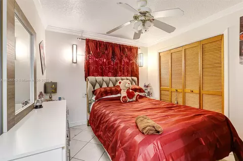 948 E 47th St, Hialeah, FL 33013 photo 14