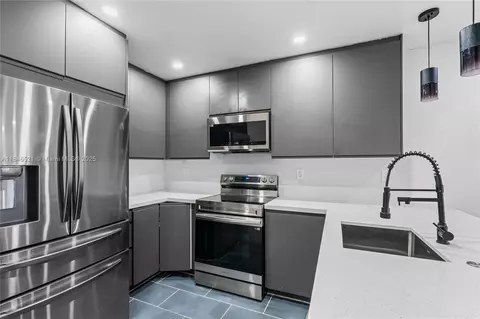 11217 SW 88th St #202C, Miami, FL 33176