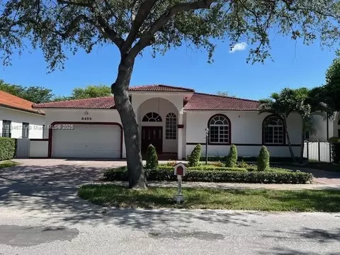 8455 NW 169th Ter, Miami Lakes, FL 33016