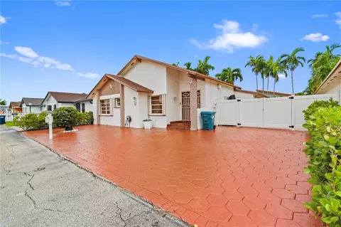 9737 SW 7th St, Miami, FL 33174