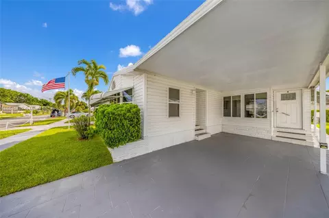 5298 NW 4th Ter, Pompano Beach, FL 33064