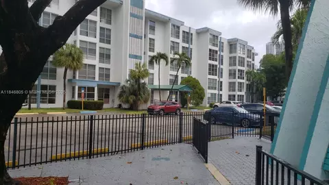 200 177th Dr #402-3, Sunny Isles Beach, FL 33160