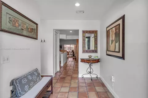 Entry Way - 3339 Oak Dr, Hollywood, FL 33021 photo 1 of 3