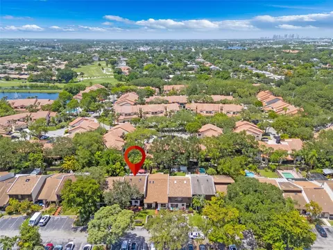 View/Area - 3339 Oak Dr, Hollywood, FL 33021 photo 2 of 2