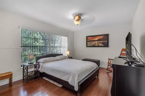 Bedroom - 3339 Oak Dr, Hollywood, FL 33021 photo 2 of 3