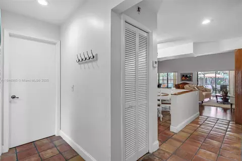 Entry Way - 3339 Oak Dr, Hollywood, FL 33021 photo 3 of 3