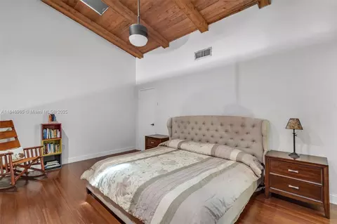 Bedroom - 3339 Oak Dr, Hollywood, FL 33021 photo 1 of 3
