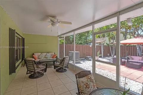 Exterior - 3339 Oak Dr, Hollywood, FL 33021 photo 4 of 6