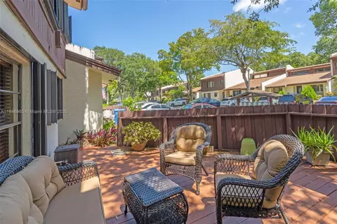 Exterior - 3339 Oak Dr, Hollywood, FL 33021 photo 3 of 6