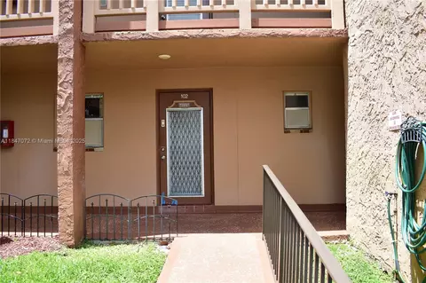 9821 Sunrise Lakes Blvd #102, Sunrise, FL 33322
