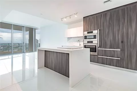 851 NE 1st Ave #2100, Miami, FL 33132