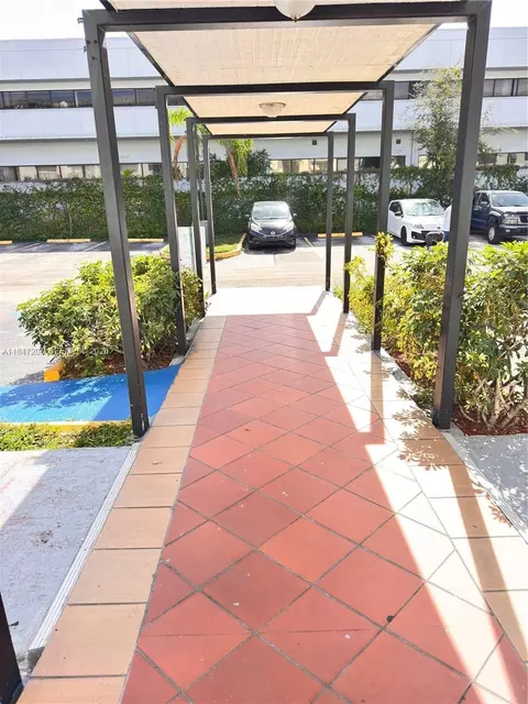 16450 NW 2nd Ave #207, Miami, FL 33169