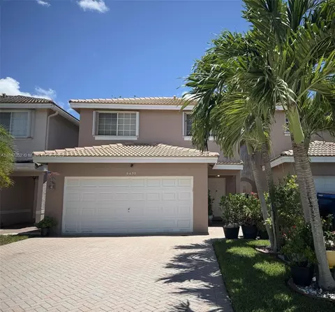9430 NW 55th St, Sunrise, FL 33351